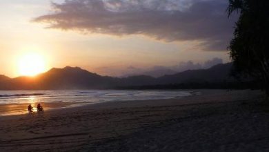 Pantai Selatan Pulau Merah Banyuwangi